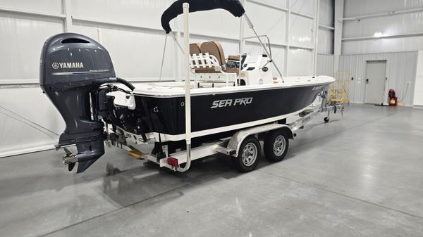 Sea Pro 208 Bay 