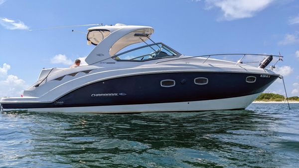 Chaparral 330 Signature