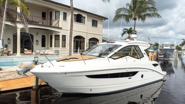 Sea Ray Sundancer 350 Coupe 