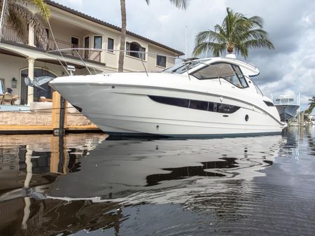 Sea Ray Sundancer 350 Coupe image