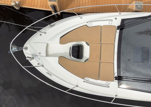 Sea Ray Sundancer 350 Coupe image