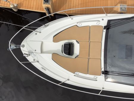 Sea Ray Sundancer 350 Coupe image