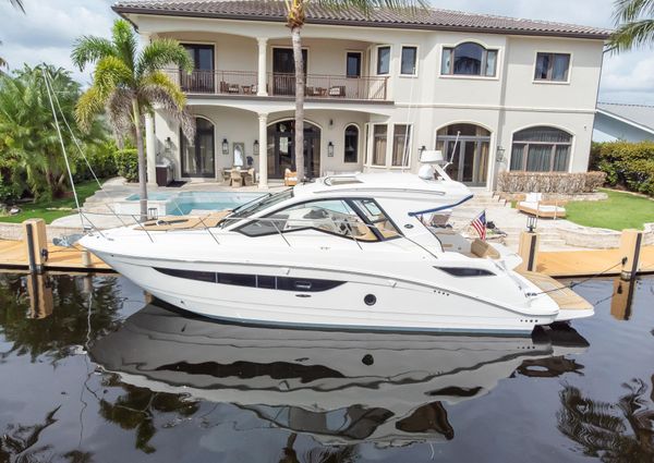 Sea Ray Sundancer 350 Coupe image