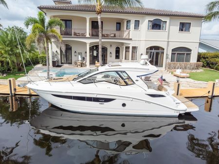 Sea Ray Sundancer 350 Coupe image