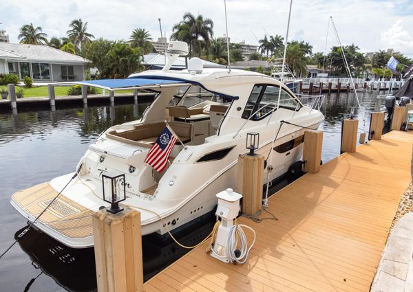 Sea Ray Sundancer 350 Coupe image