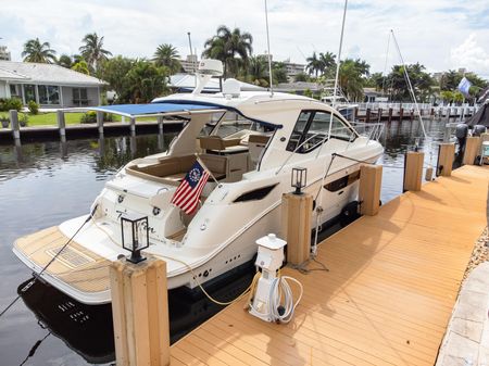 Sea Ray Sundancer 350 Coupe image