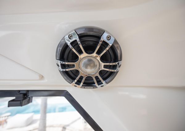 Sea Ray Sundancer 350 Coupe image