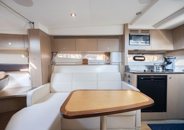 Sea Ray Sundancer 350 Coupe image