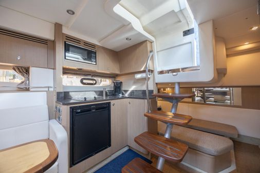 Sea Ray Sundancer 350 Coupe image