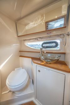 Sea Ray Sundancer 350 Coupe image