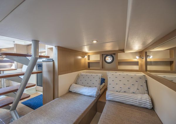 Sea Ray Sundancer 350 Coupe image