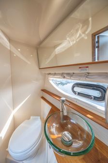 Sea Ray Sundancer 350 Coupe image