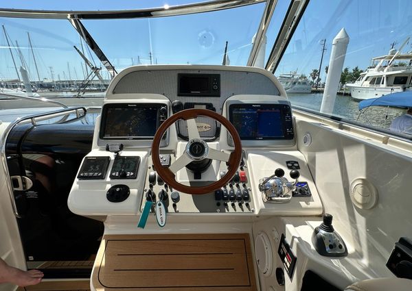 Chris-Craft Roamer 40 image