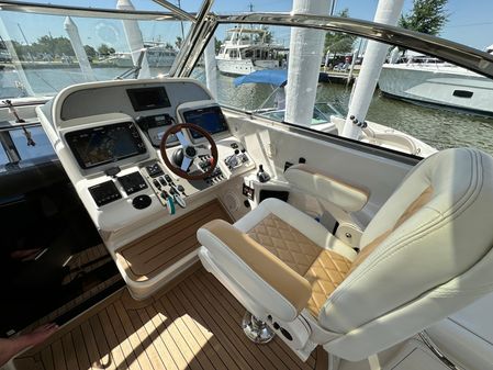 Chris-Craft Roamer 40 image