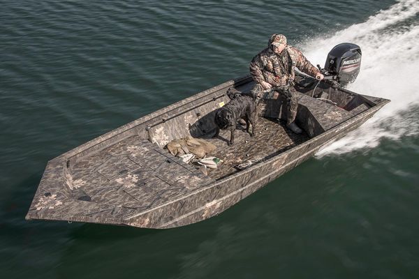 Crestliner 1760 Retriever Jon Deluxe - main image