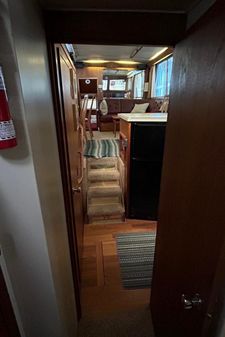 Tollycraft 43' Tri Cabin image