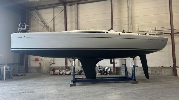 Italia Yachts 9.98 Bellissima 
