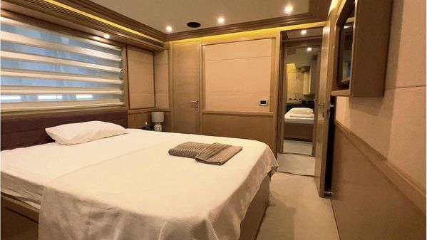 Ferretti Yachts Custom Line Navetta 26 image