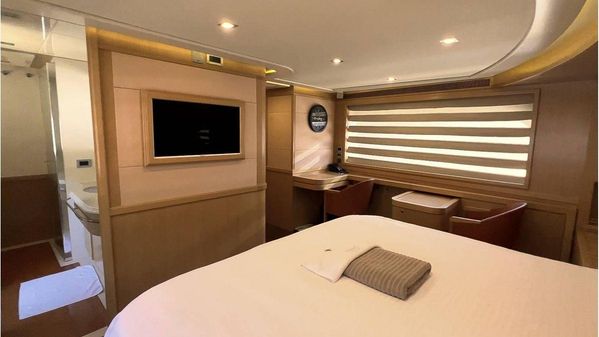 Ferretti Yachts Custom Line Navetta 26 image