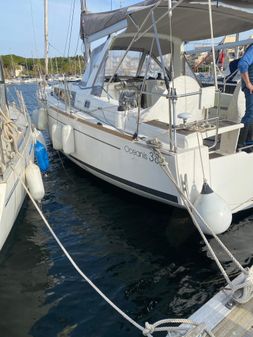 Beneteau Oceanis 38.1 image