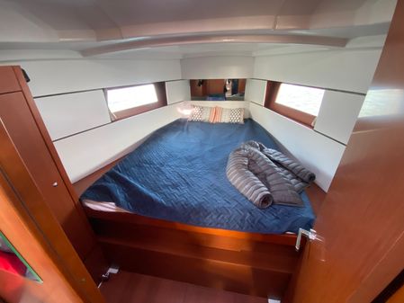 Beneteau Oceanis 38.1 image