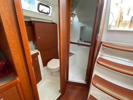 Beneteau Oceanis 38.1 image