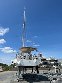 Beneteau Oceanis 38.1 image