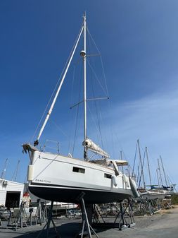 Beneteau Oceanis 38.1 image