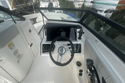 Sea Ray SPX 230 Outboard image