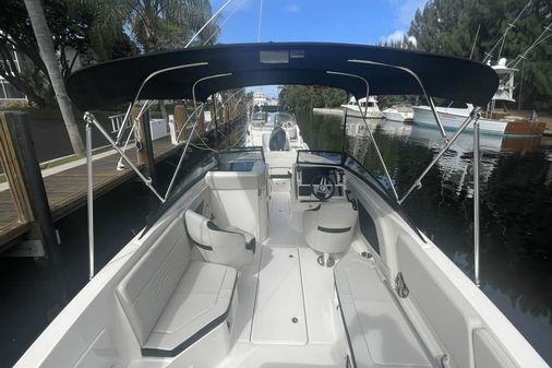 Sea Ray SPX 230 Outboard image