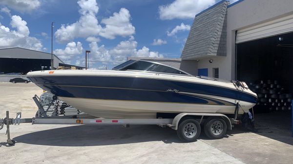 Sea Ray SIGNATURE 210