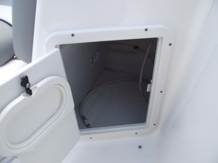 NauticStar 223DC image
