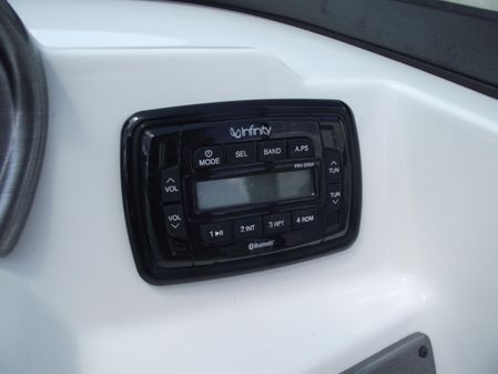 NauticStar 223DC image