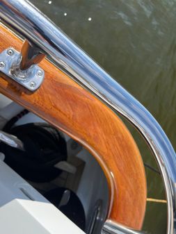 Burger Raised Pilothouse image