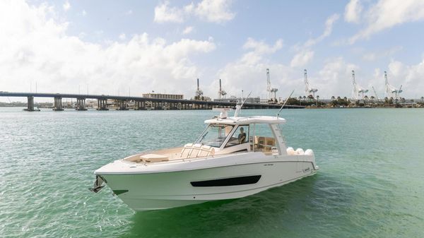 Boston Whaler 420 Outrage 