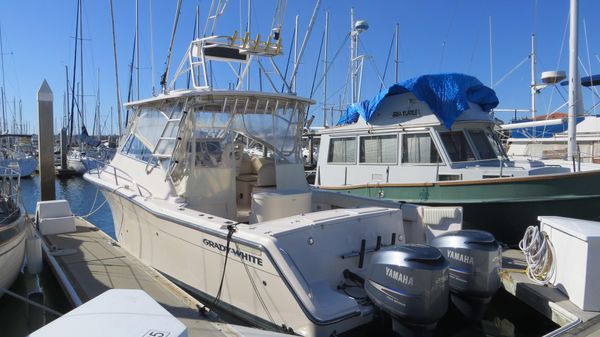 Grady-White Express 330