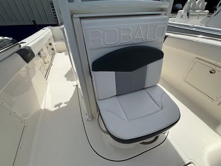 Robalo 242 EXPLORER image