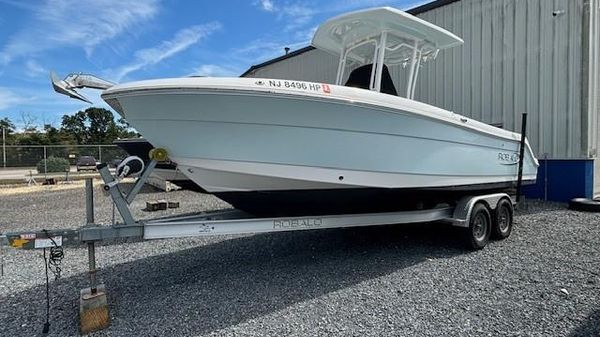 Robalo 242 EXPLORER 