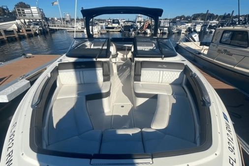 Sea Ray 310 SLX image