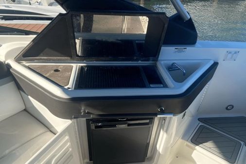 Sea Ray 310 SLX image