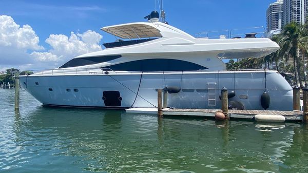 Ferretti Yachts 830