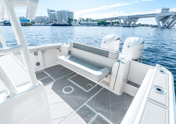 Cobia 320 Center Console image