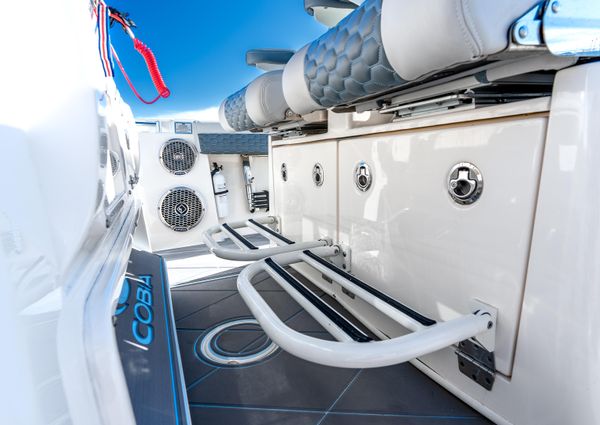 Cobia 320 Center Console image