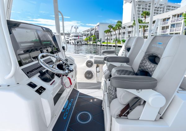 Cobia 320 Center Console image