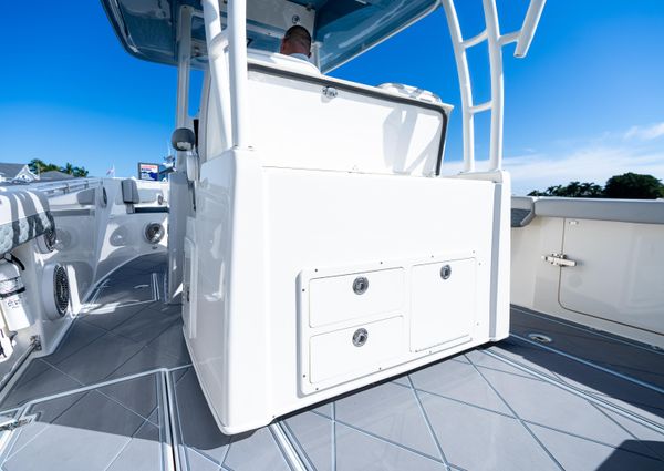 Cobia 320 Center Console image