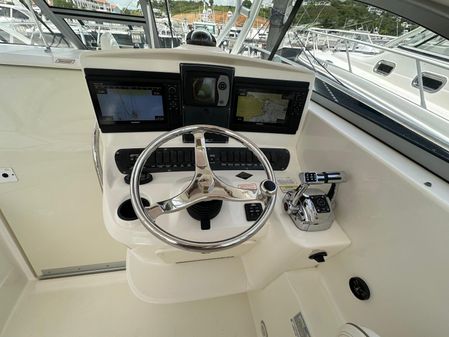 Boston Whaler 305 Conquest image