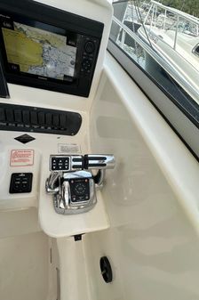 Boston Whaler 305 Conquest image