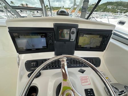 Boston Whaler 305 Conquest image