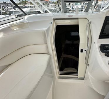 Boston Whaler 305 Conquest image