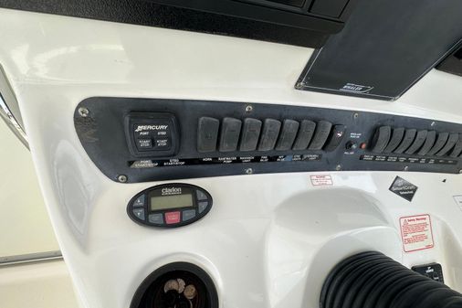 Boston Whaler 305 Conquest image